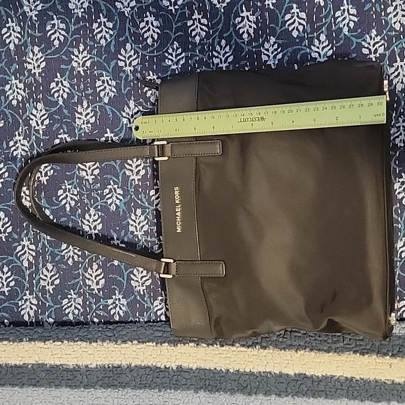 Michael Kors Handbag - Picture 1 of 6